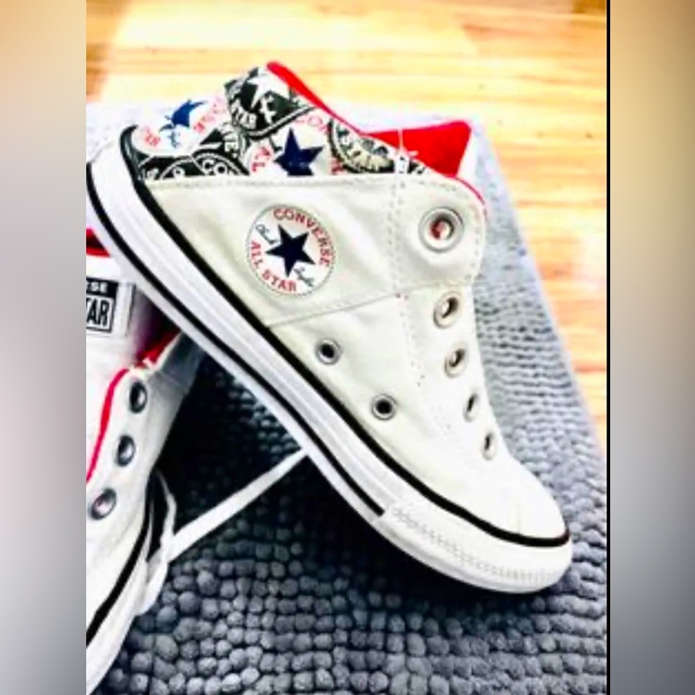 Boys Converse!! Size 2